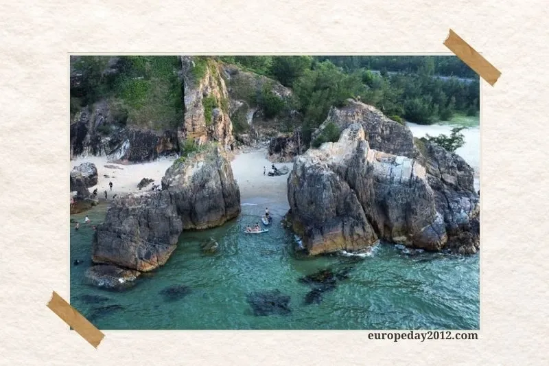 Bãi biển Đá Nhảy