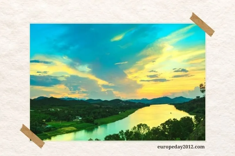 Khám Phá Cảnh Quan Thiên Nhiên Hữu Tình