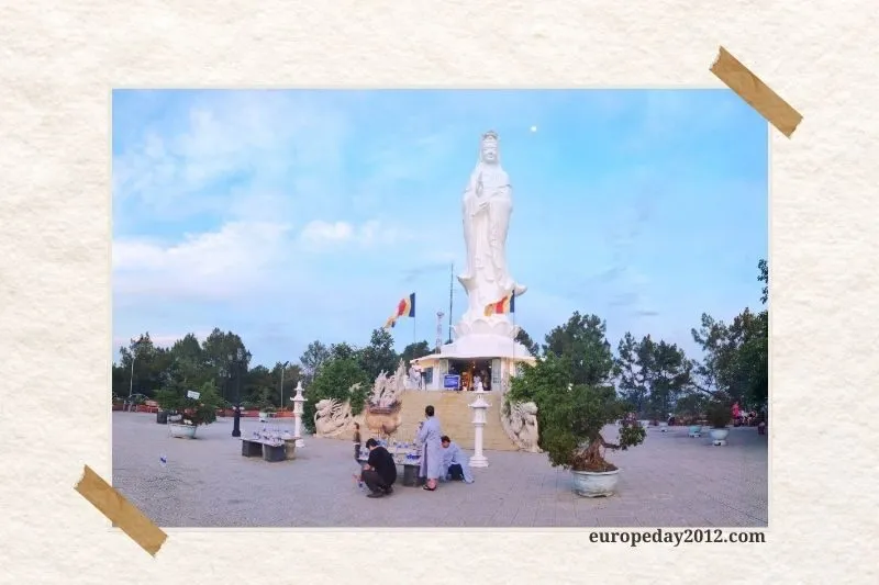 Lịch Sử và Văn Hóa của Chùa Phật Đứng Huế