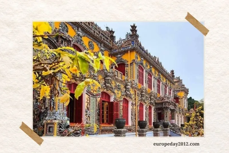 Quá trình phục dựng Điện Kiến Trung