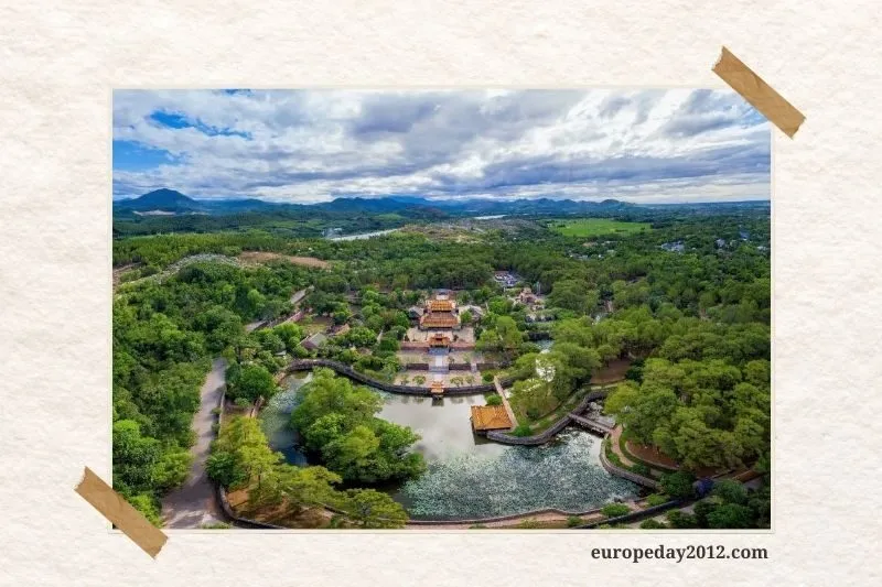 Tại sao Lăng Tự Đức là điểm đến không thể bỏ lỡ tại Huế?